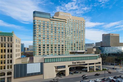 hotel near shaw boulevard